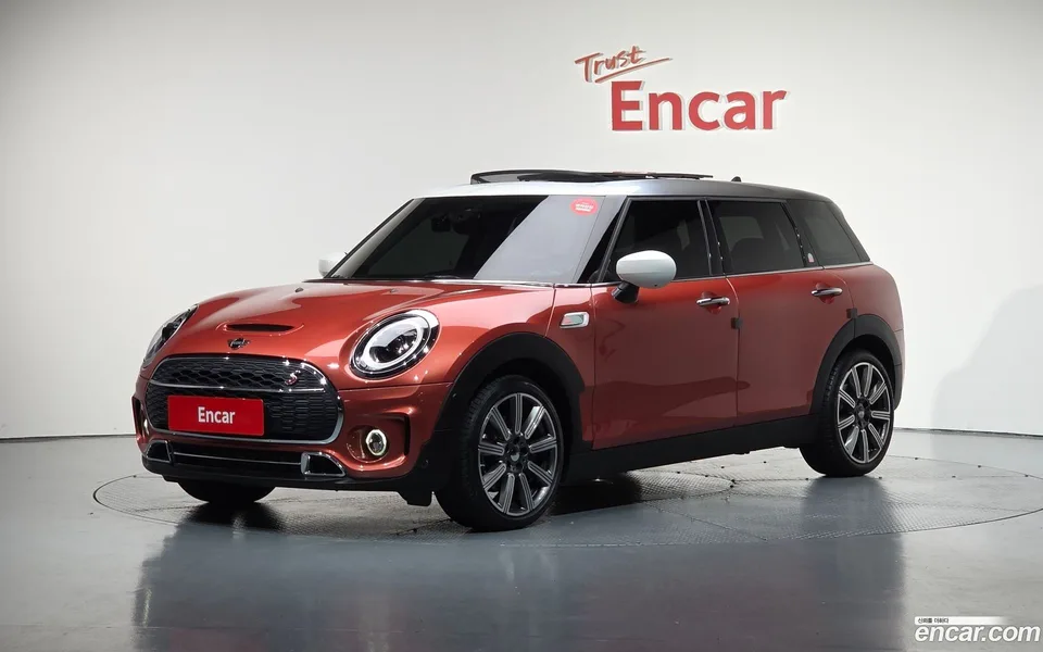 MINI Cooper S Clubman 2023 — фото 1, купить с доставкой в Москву