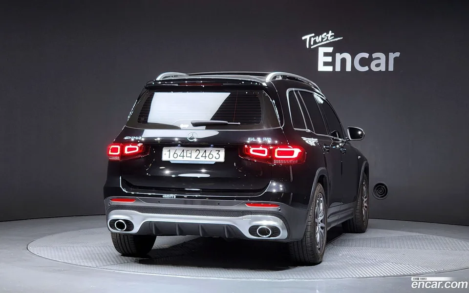 Mercedes-Benz GLB-Class AMG GLB35 4MATIC 2023 — миниатюра 4