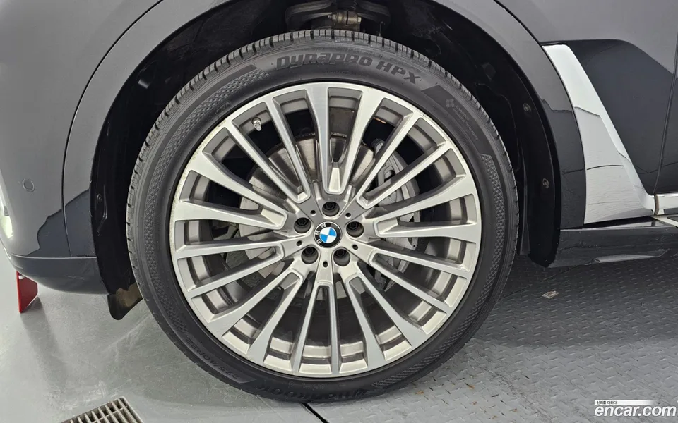 BMW X7 xDrive 40d 7 2022 — миниатюра 5