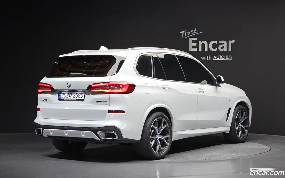 BMW X5 xDrive 40i M 2023 — миниатюра 2
