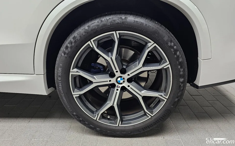 BMW X5 xDrive 40i M 2023 — миниатюра 5