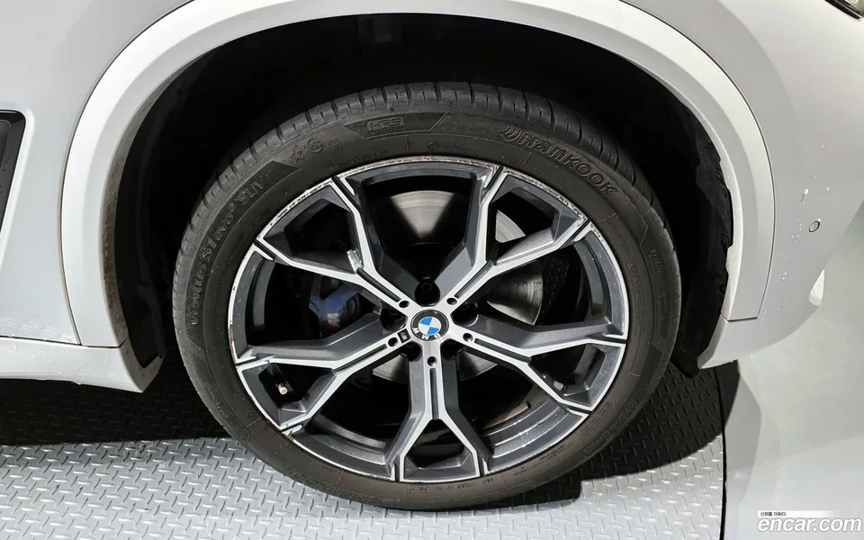 BMW X5 xDrive 40i M 2022 — миниатюра 5