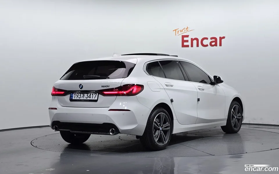 BMW 1 Series 120i 2024 — миниатюра 2