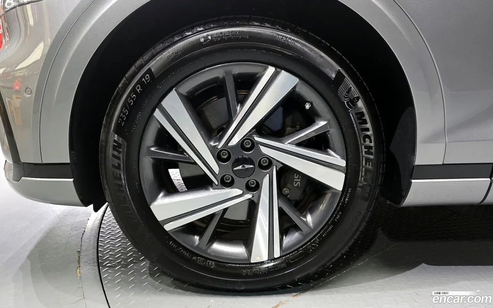 Genesis GV70 2.5T 2WD 2025 — миниатюра 5