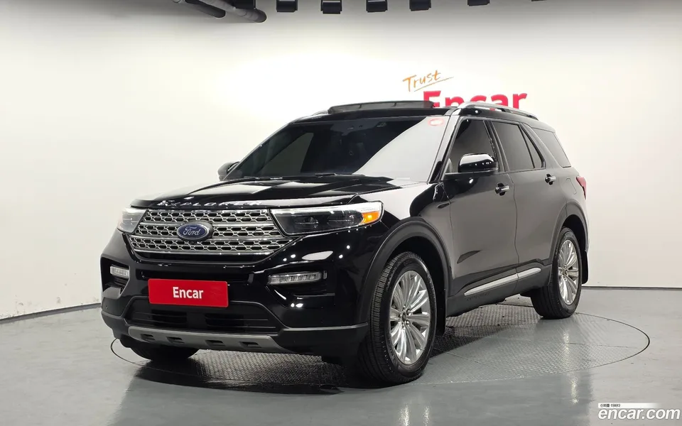 Ford Explorer 2.3 4WD 2022 — фото 1, купить с доставкой в Москву