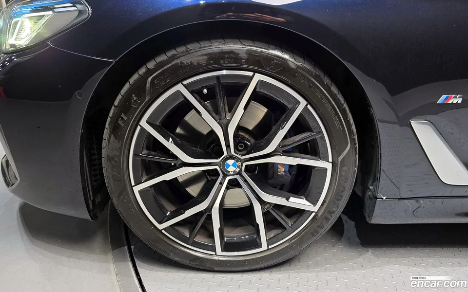 BMW 5 Series 530i M 2023 — миниатюра 5