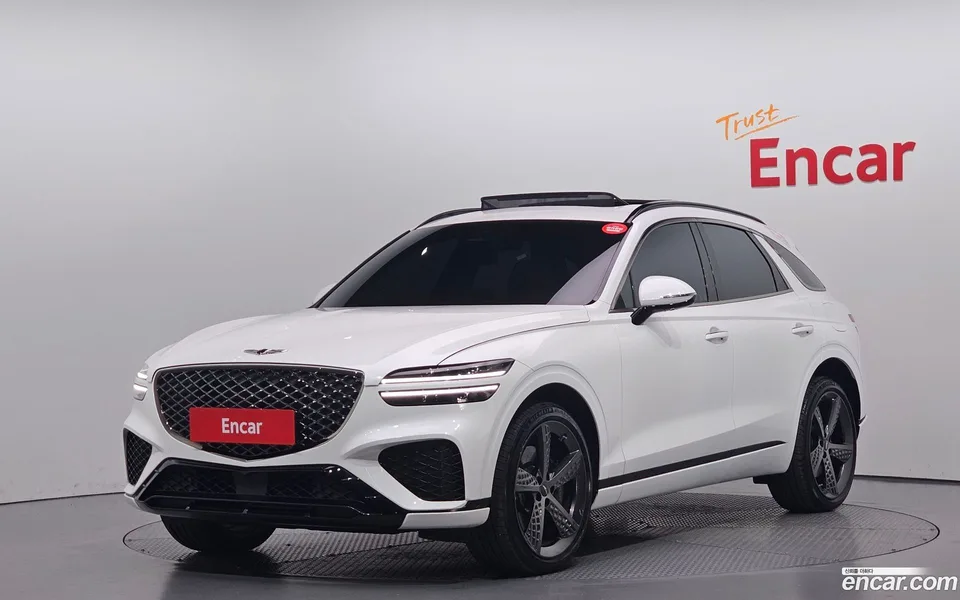 Genesis GV70 2.5T 2WD 2023 — фото 1, купить с доставкой в Москву