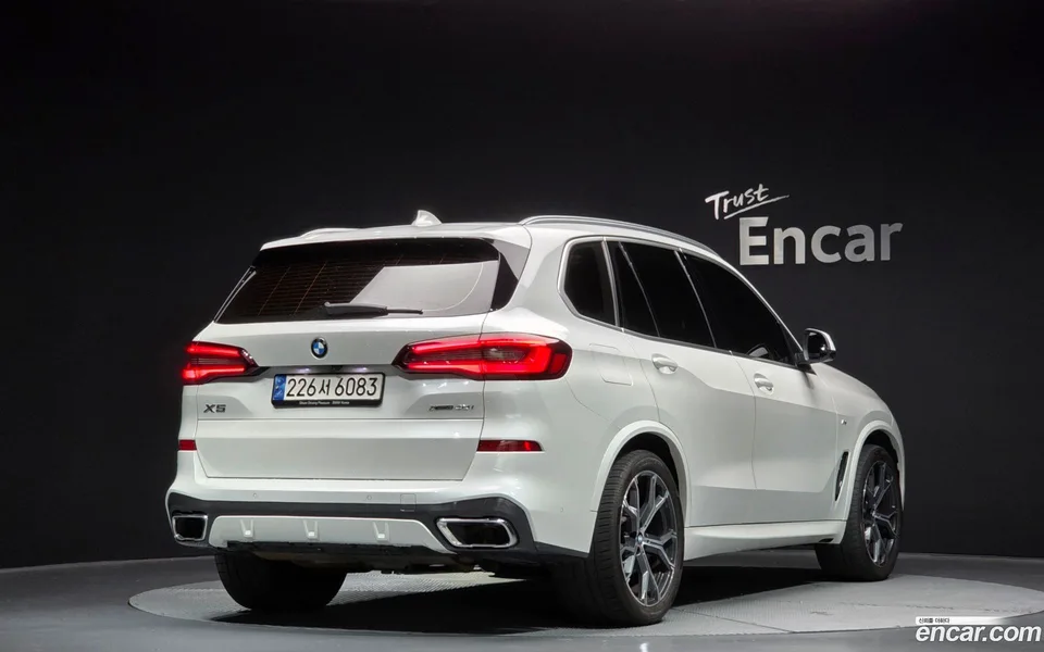 BMW X5 xDrive 40i M 2022 — миниатюра 2