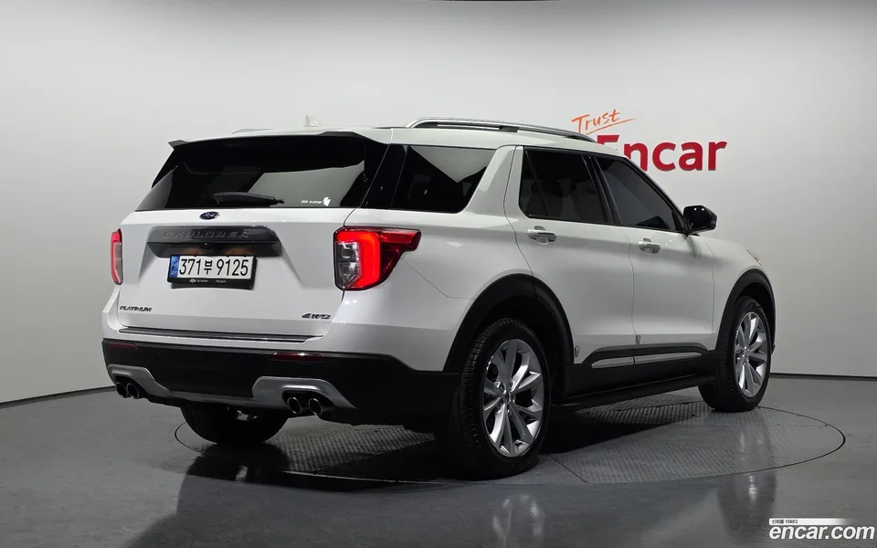 Ford Explorer 3.0 4WD 2022 — миниатюра 2