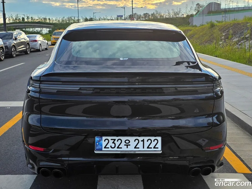 Porsche Cayenne 4.0 GTS 2025 — миниатюра 4