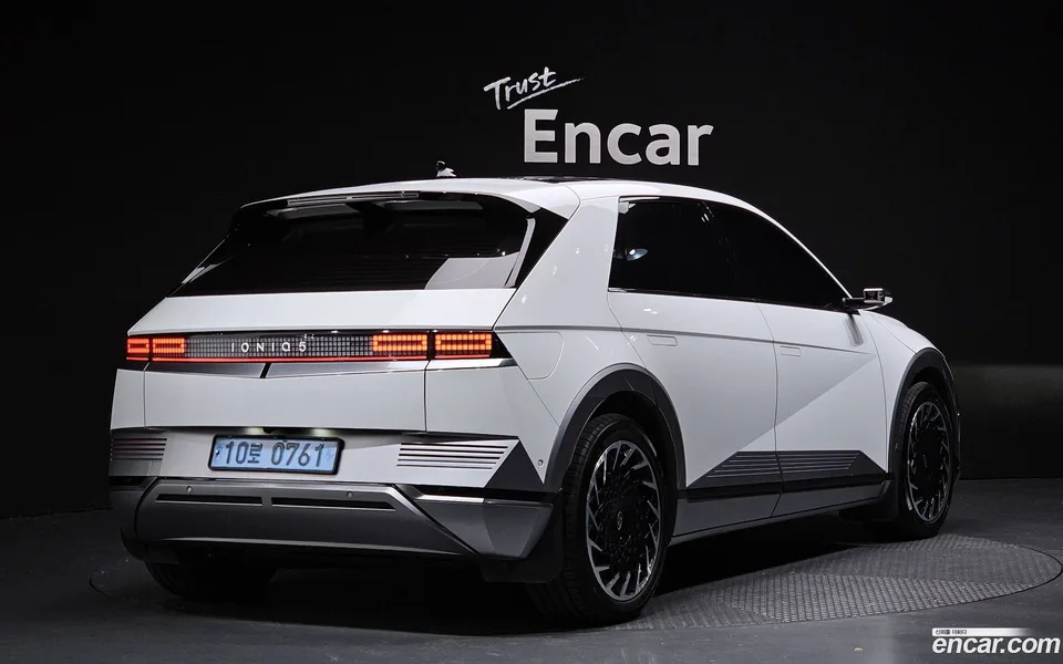 Hyundai Ioniq 5 2023 — миниатюра 2