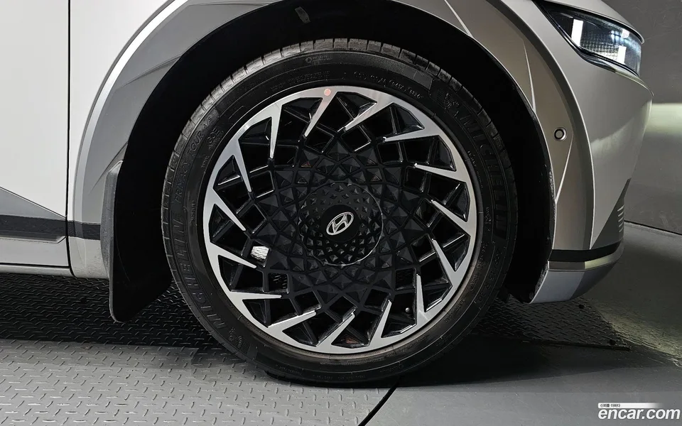 Hyundai Ioniq 5 2023 — миниатюра 5