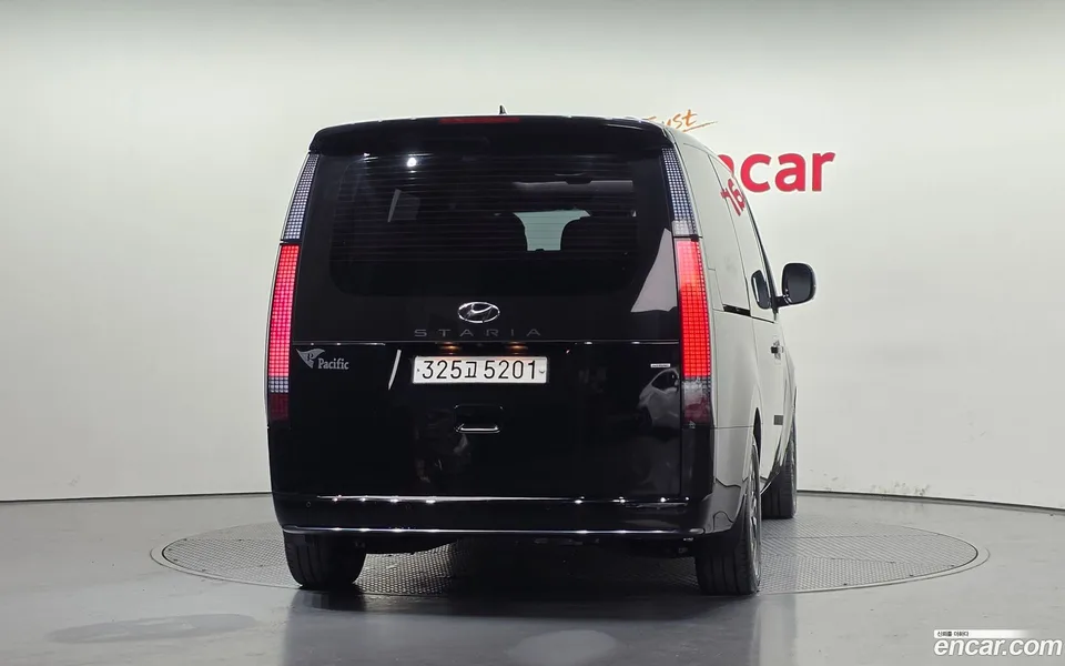 Hyundai Staria 4WD 7 2023 — миниатюра 4