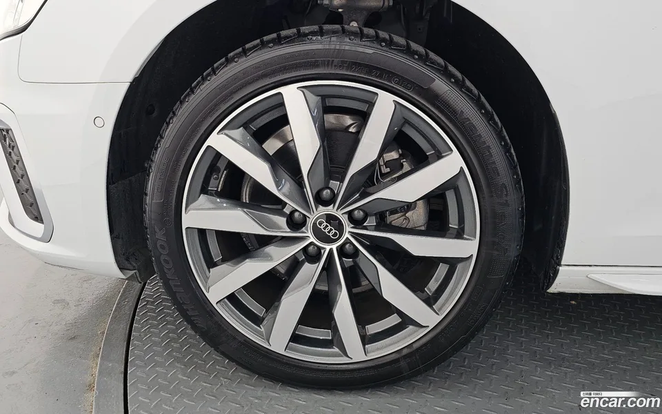 Audi A4 40 TFSI 2023 — миниатюра 5
