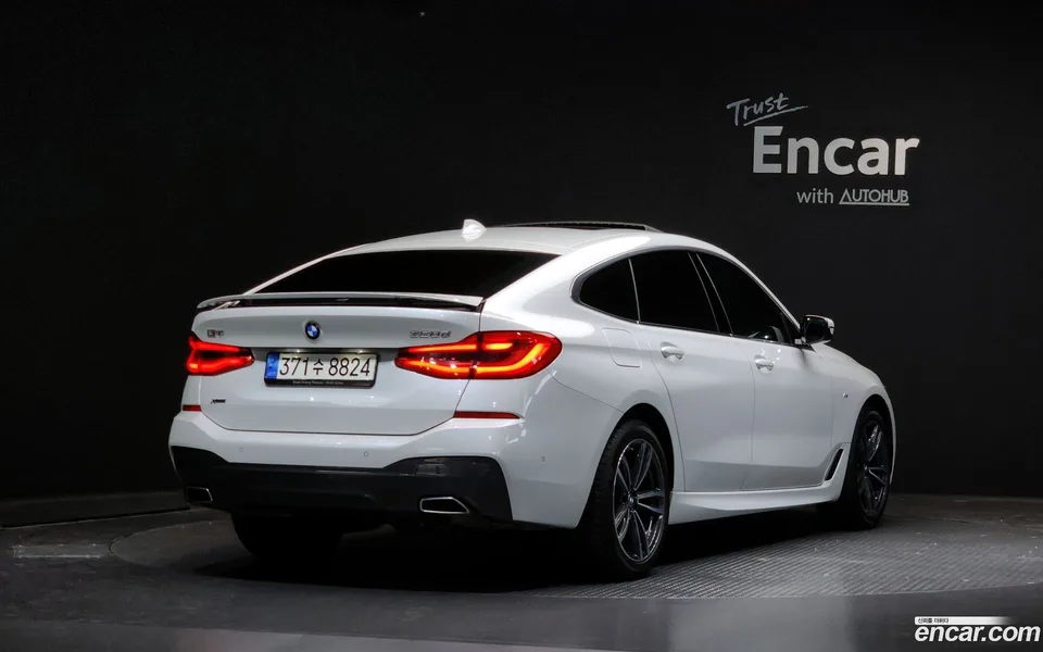 BMW 6 Series GT 620d M 2022 — миниатюра 2
