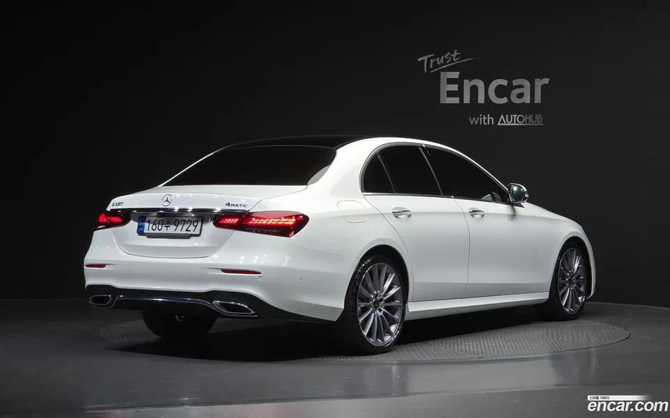 Mercedes-Benz E-Class E350 4MATIC AMG Line 2022 — миниатюра 2