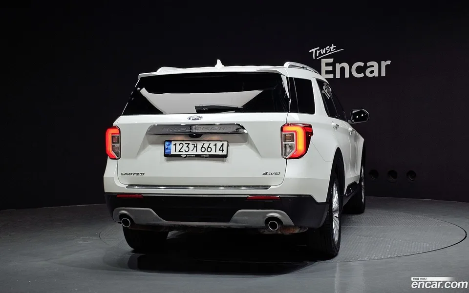 Ford Explorer 2.3 4WD 2022 — миниатюра 4