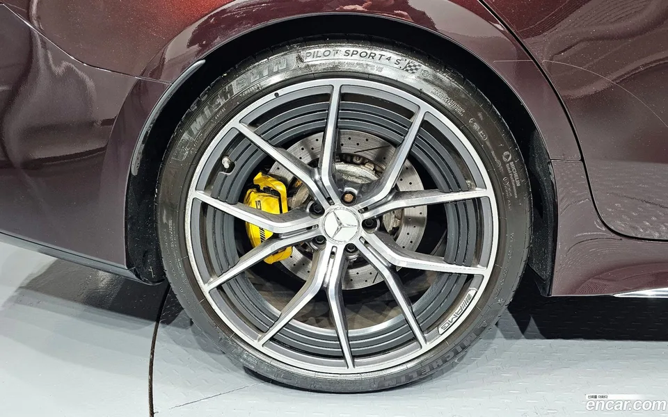 Mercedes-Benz AMG GT 4 43 4MATIC+ 2022 — миниатюра 5