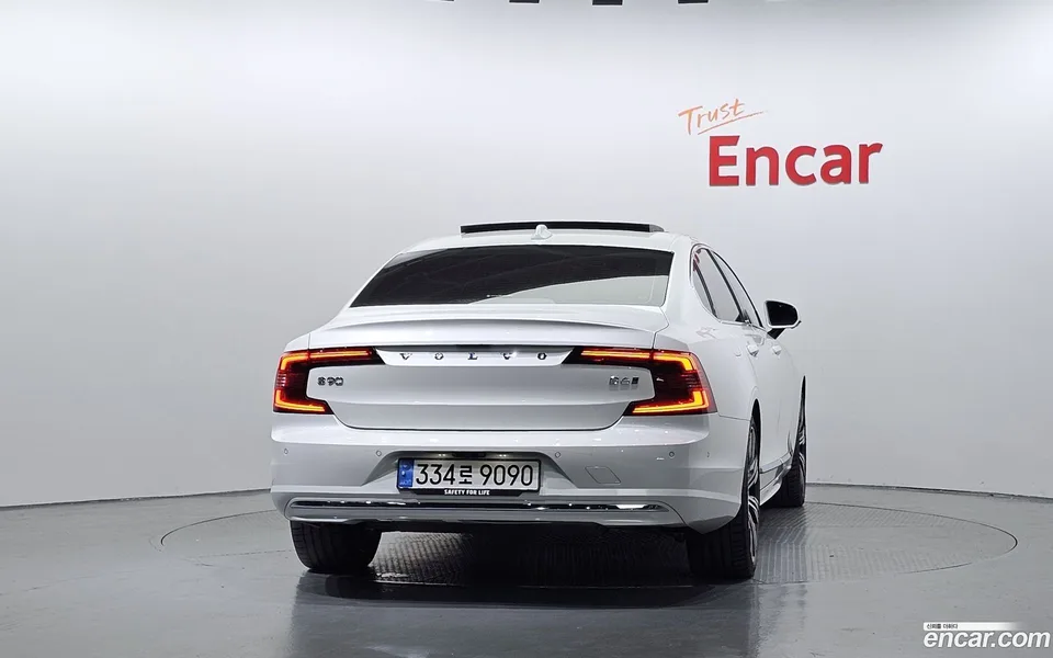 Volvo S90 B6 AWD 2024 — миниатюра 4