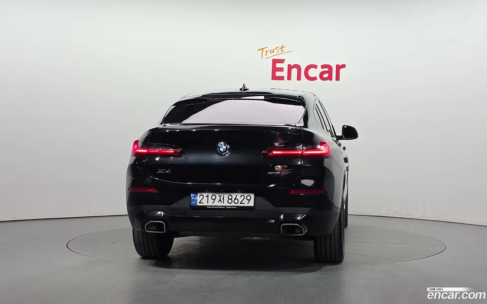 BMW X4 xDrive20i xLine 2022 — миниатюра 4
