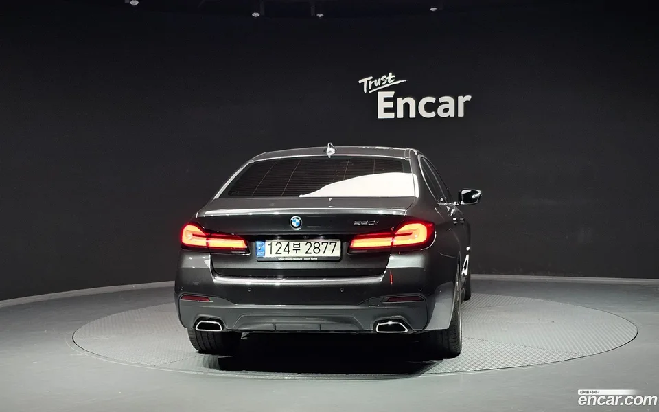BMW 5 Series 520i M 2022 — миниатюра 4