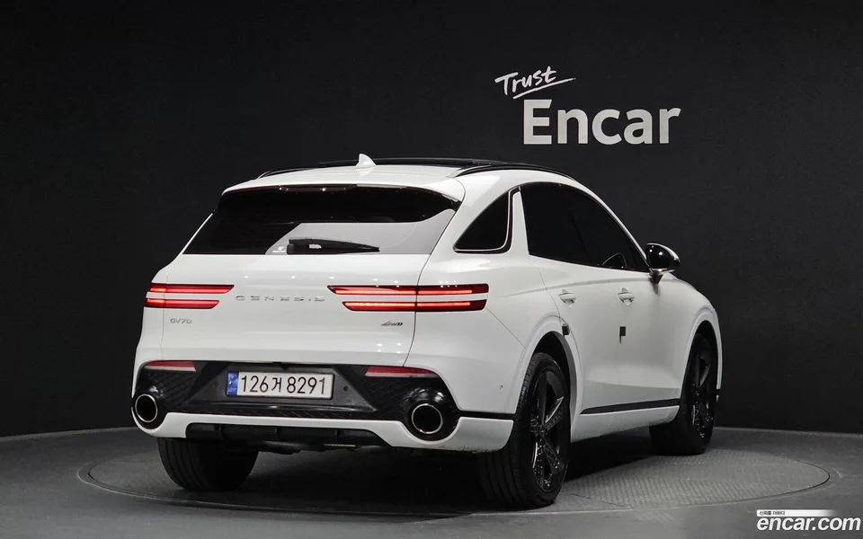Genesis GV70 2.5T 2WD 2024 — миниатюра 2