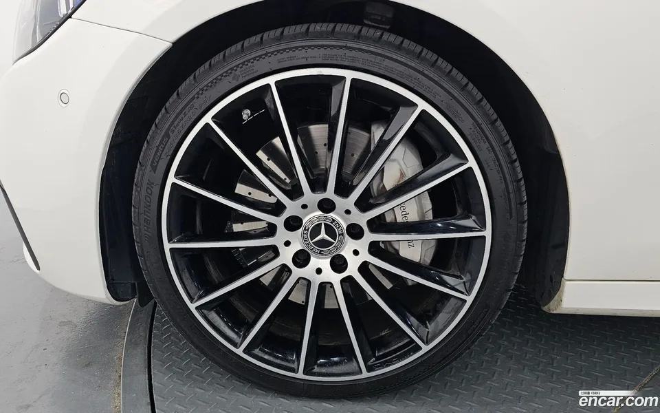 Mercedes-Benz E-Class E350 4MATIC AMG Line 2023 — миниатюра 5