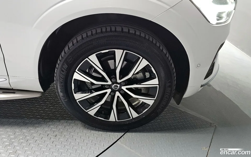 Volvo XC60 B5 2023 — миниатюра 5