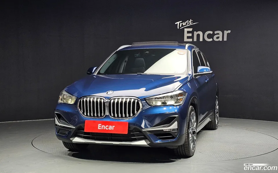 BMW X1 xDrive 20i xLine 2022 — миниатюра 3
