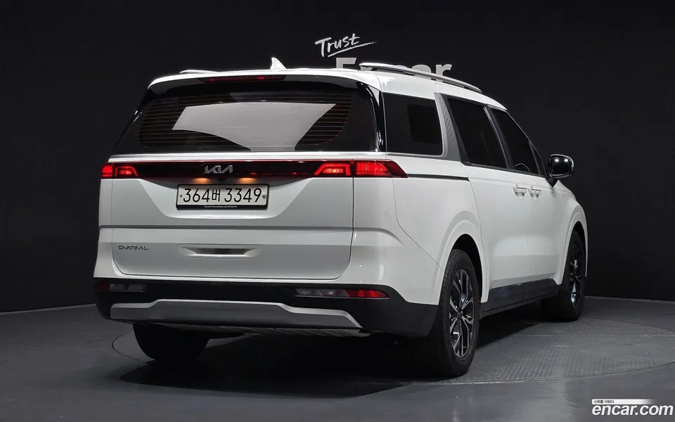 Kia Carnival 9 2023 — миниатюра 2
