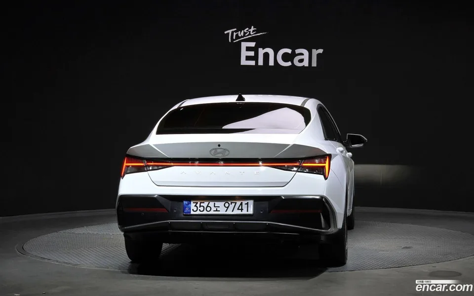 Hyundai Avante CN7 Hybrid 2025 — миниатюра 4