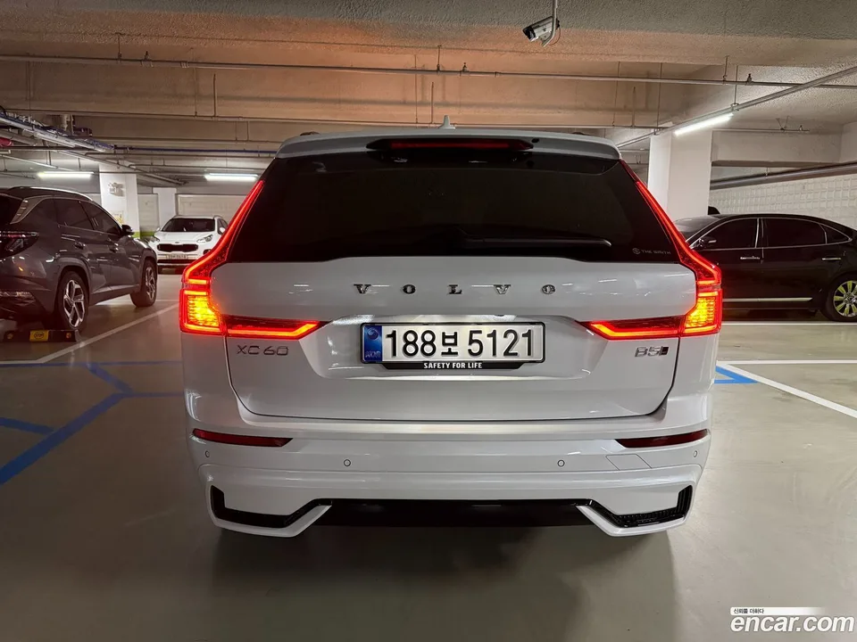 Volvo XC60 B5 2025 — миниатюра 4