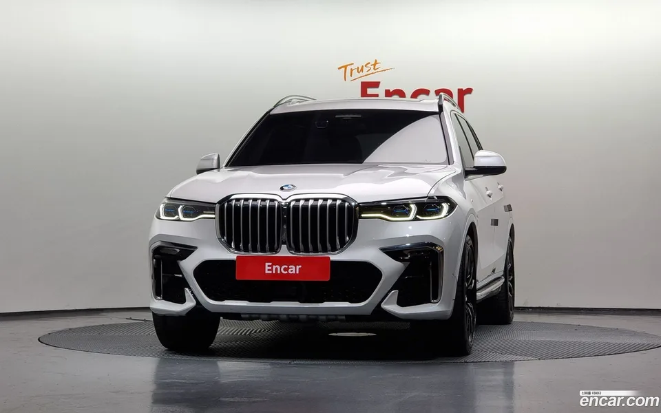 BMW X7 xDrive 40i M 6 2022 — миниатюра 3