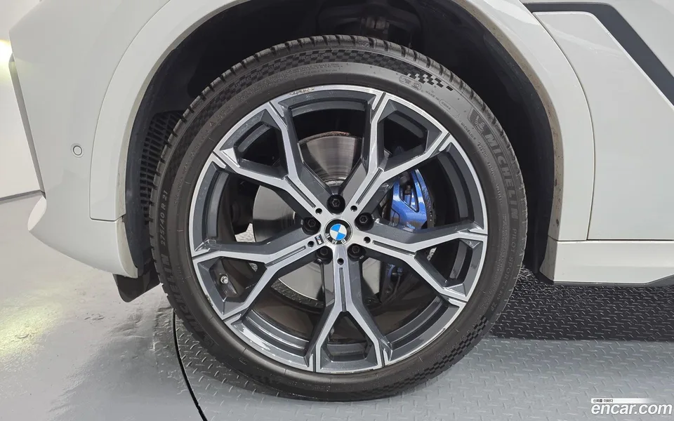 BMW X6 xDrive40i M 2022 — миниатюра 5