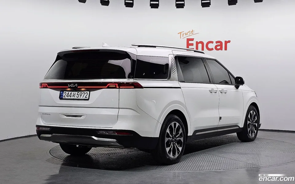 Kia Carnival 9 2023 — миниатюра 2