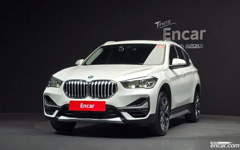 BMW X1 xDrive 20i xLine 2022 — миниатюра 3