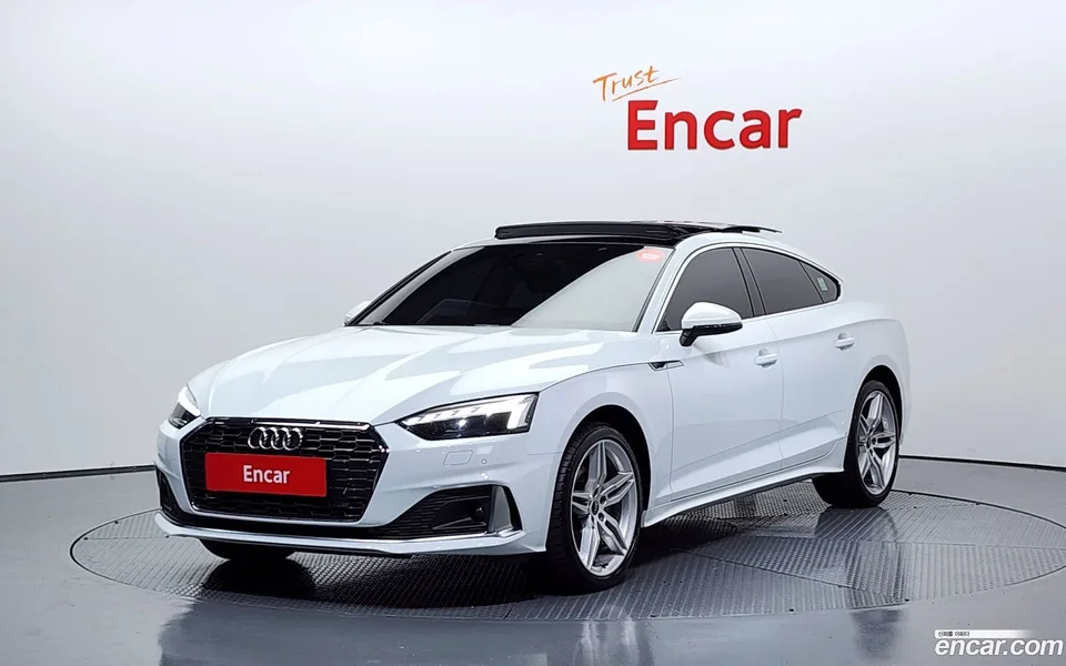 Audi A5 40 TFSI 2023 — фото 1, купить с доставкой в Москву