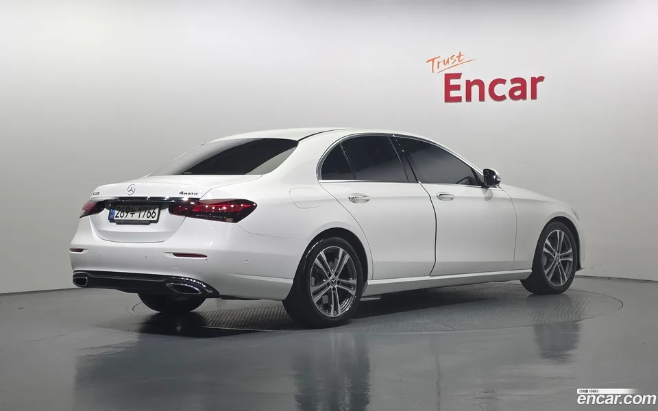 Mercedes-Benz E-Class E350 4MATIC 2022 — миниатюра 2