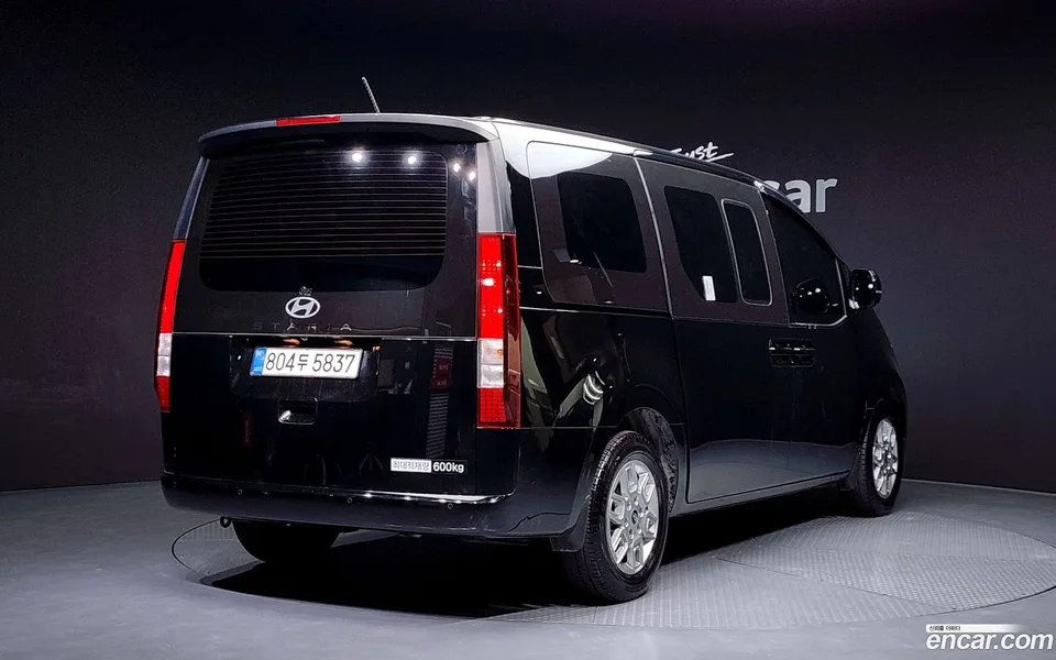 Hyundai Staria L3.5 5 2025 — миниатюра 2