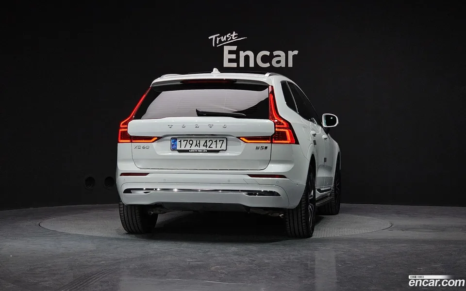 Volvo XC60 B5 2023 — миниатюра 4