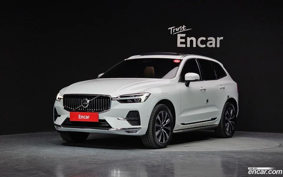 Volvo XC60 B5 2023 — фото 1, купить с доставкой в Москву