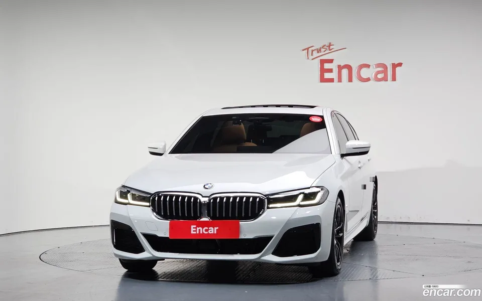BMW 5 Series 520i M 2022 — миниатюра 3