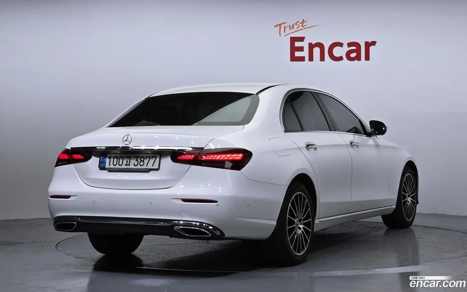 Mercedes-Benz E-Class E250 2022 — миниатюра 2
