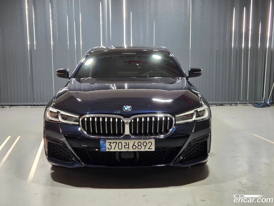 BMW 5 Series 530i M 2022 — миниатюра 2