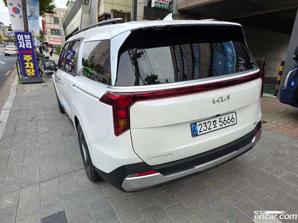 Kia Carnival HEV 9 2025 — миниатюра 3