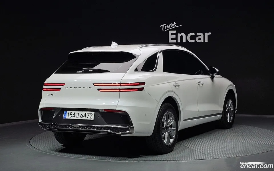 Genesis GV70 2.5T 2WD 2024 — миниатюра 2