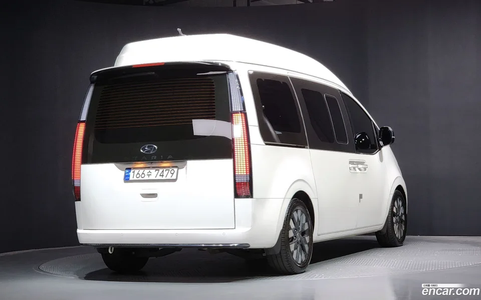 Hyundai Staria 2WD () 2022 — миниатюра 2