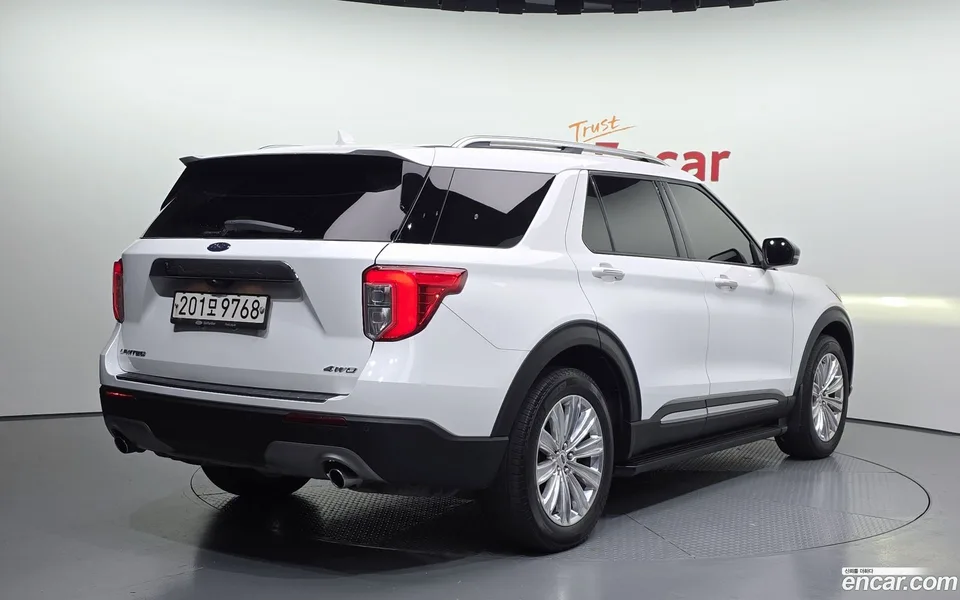 Ford Explorer 2.3 4WD 2022 — миниатюра 2