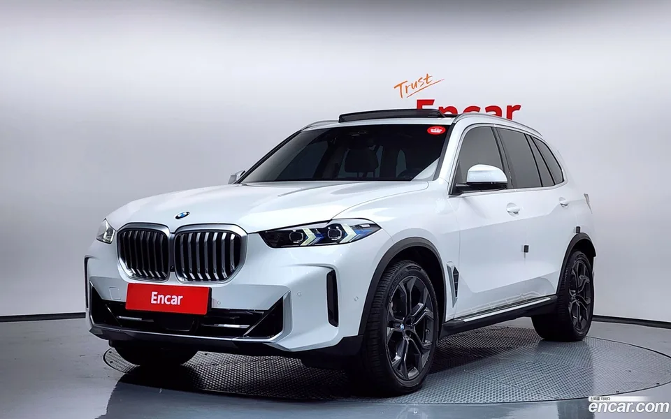 BMW X5 xDrive 40i xLine 2024 — фото 1, купить с доставкой в Москву