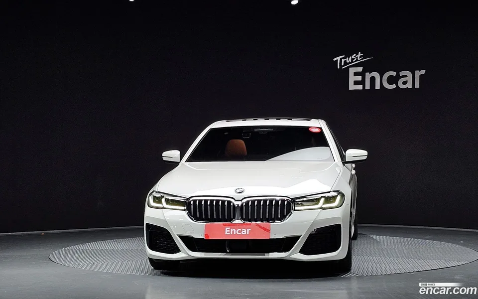 BMW 5 Series 520i M 2022 — миниатюра 3